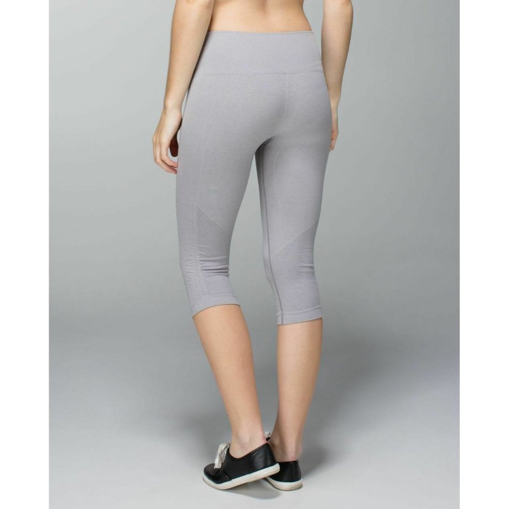Lululemon Light Gray In The Flow II Crop Leggings